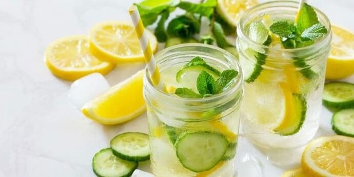 eau citronnée au concombre pour maigrir