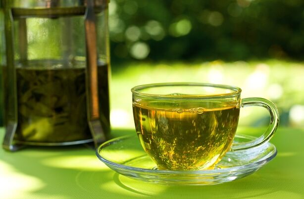 Le thé vert est la base de l'une des options de régime hydrique