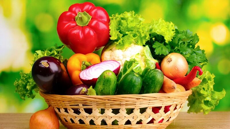 Un jour du régime 6 pétales, vous pouvez manger jusqu'à 1, 5 kg de légumes. 